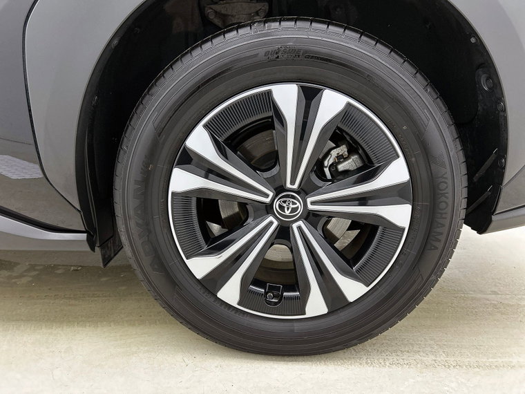Vehicle Image 10