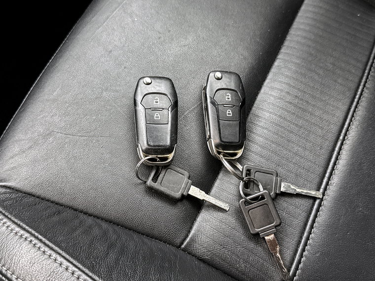 Vehicle Image 15