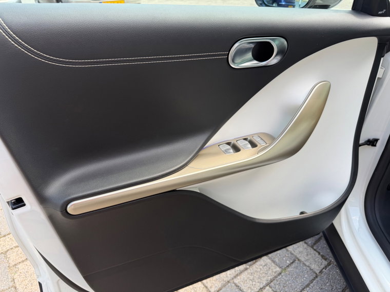 Vehicle Image 40
