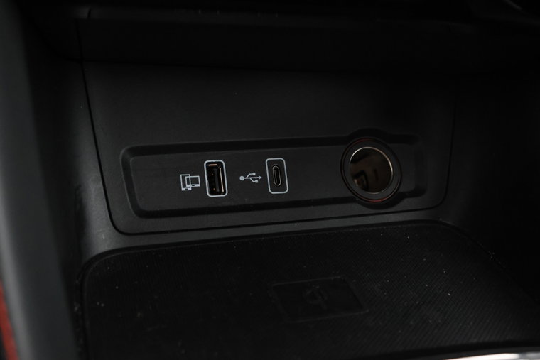 Vehicle Image 32