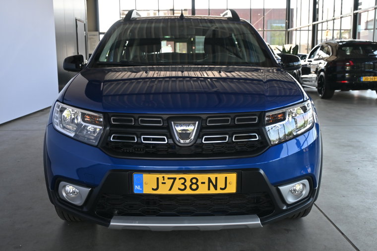 Vehicle Image 13