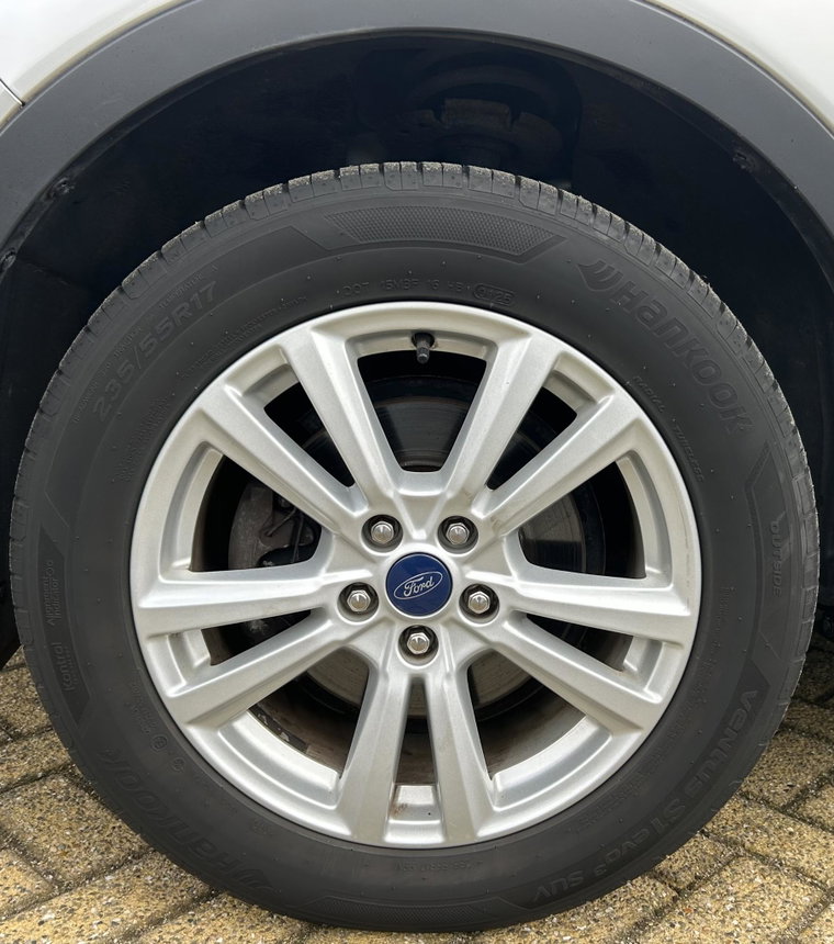 Vehicle Image 19