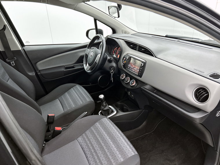 Vehicle Image 17
