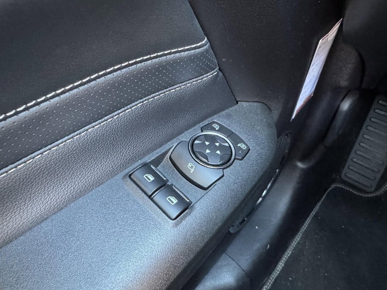 Vehicle Image 24