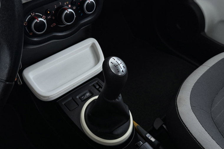 Vehicle Image 23