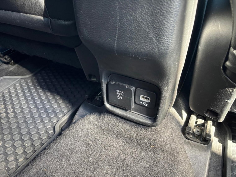 Vehicle Image 40