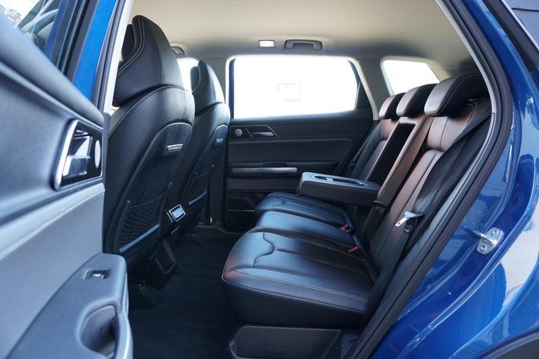 Vehicle Image 16
