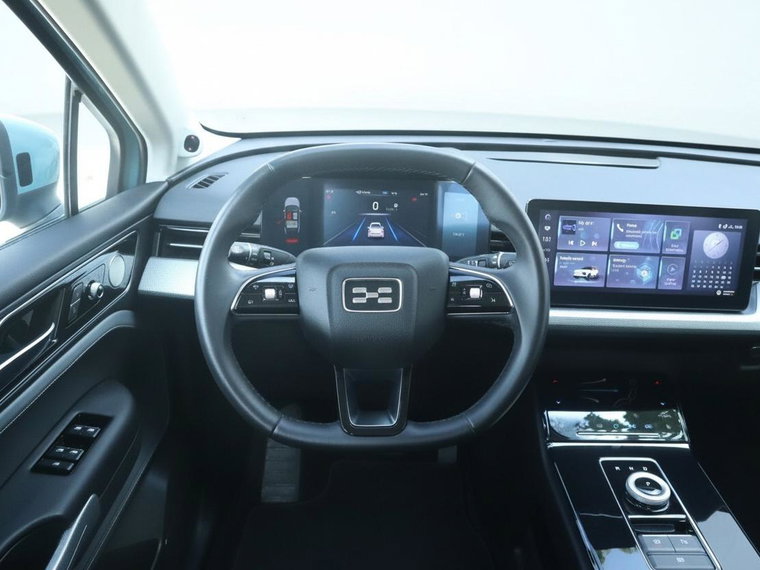 Vehicle Image 11