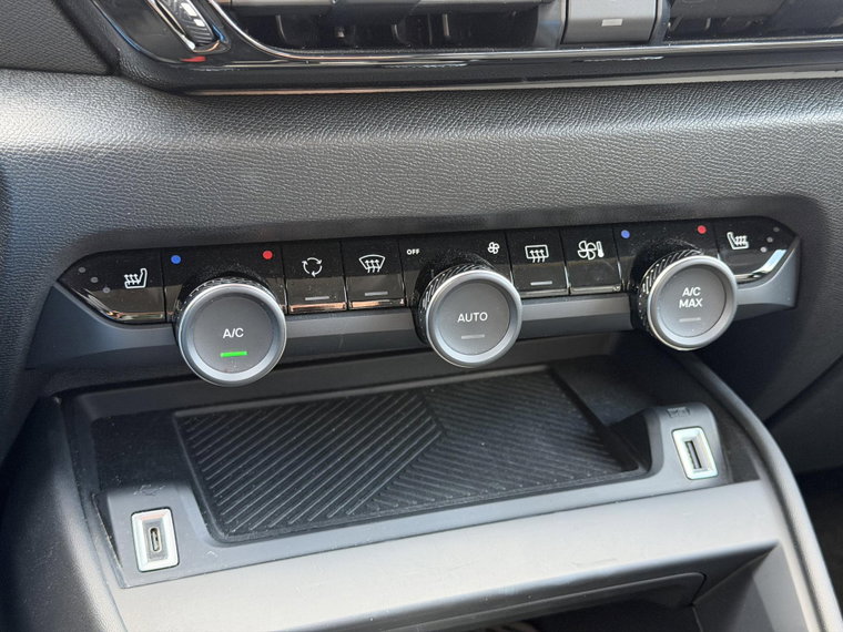 Vehicle Image 26