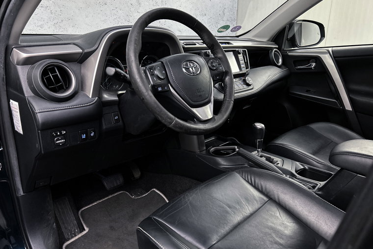 Vehicle Image 21
