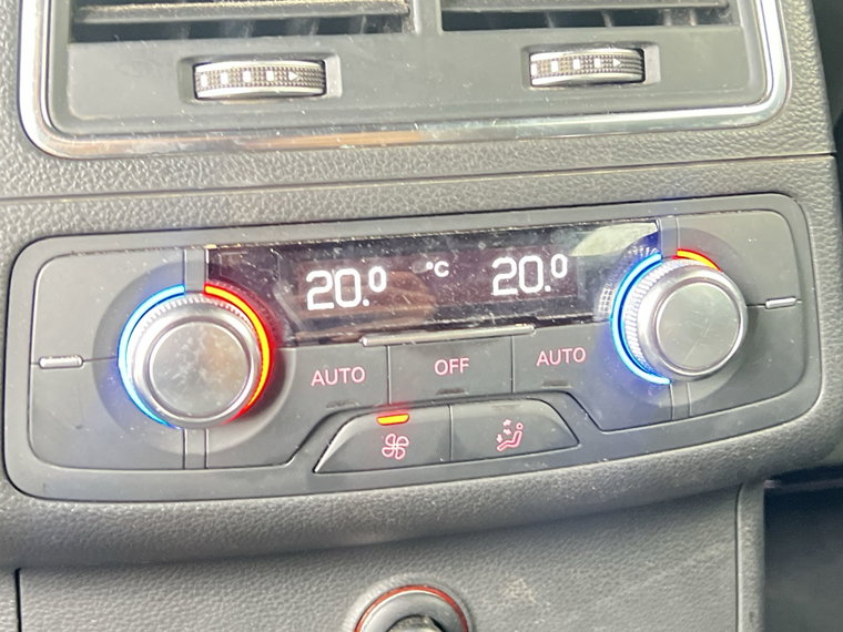Vehicle Image 28