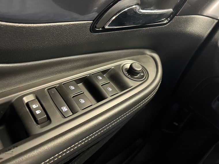 Vehicle Image 27