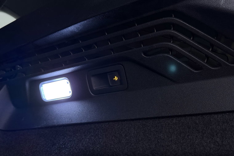Vehicle Image 36