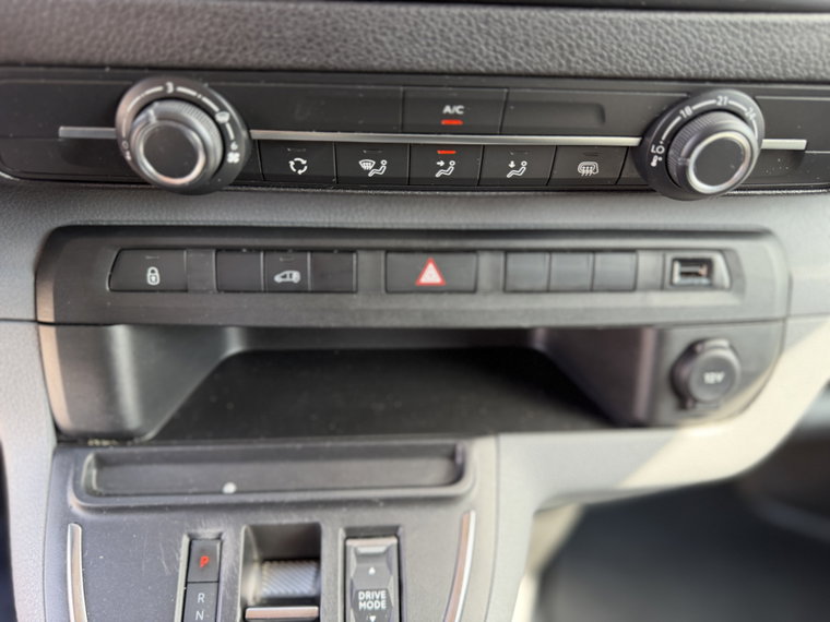 Vehicle Image 34