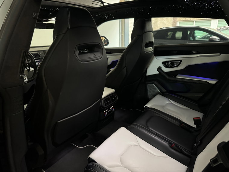 Vehicle Image 38