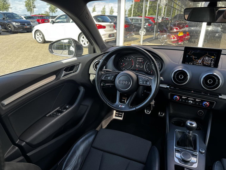 Vehicle Image 24
