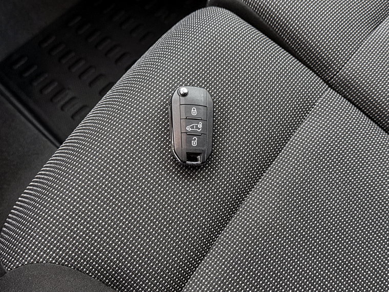 Vehicle Image 23