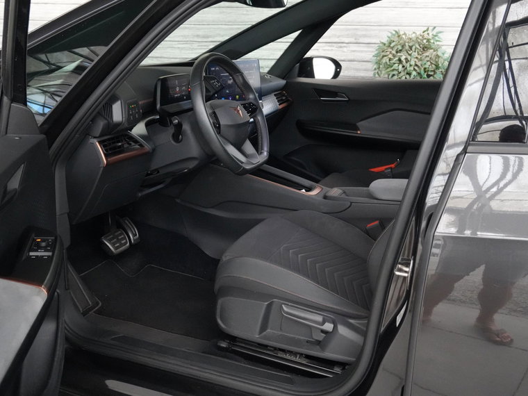 Vehicle Image 33