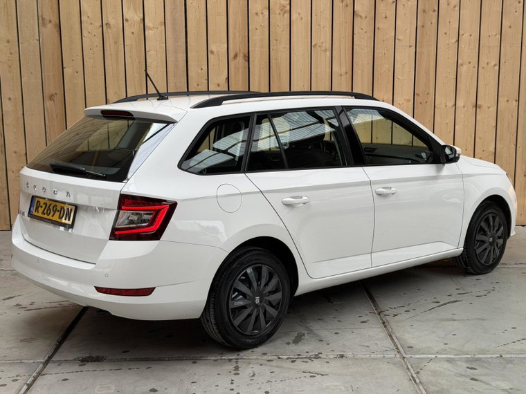 Vehicle Image 38