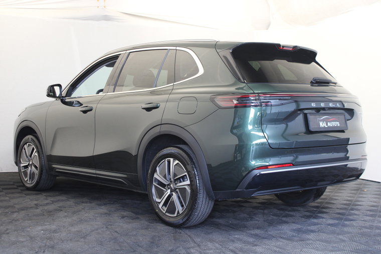 Vehicle Image 4