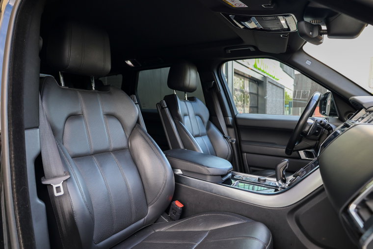 Vehicle Image 12