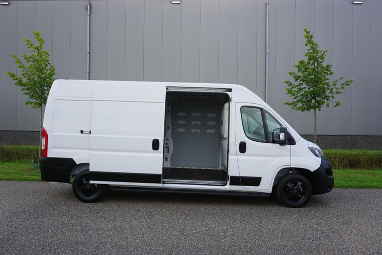 Vehicle Image 29