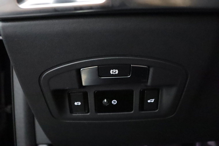 Vehicle Image 24