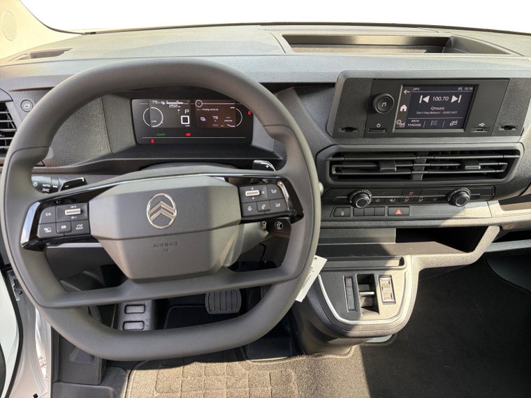 Vehicle Image 28