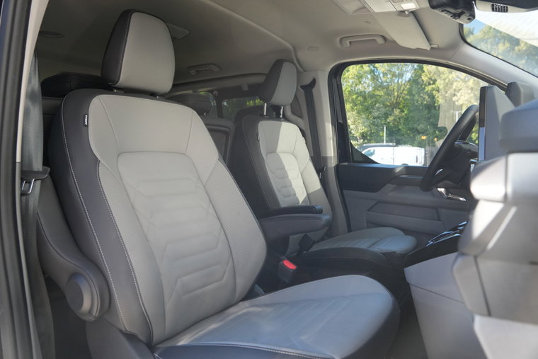 Vehicle Image 45