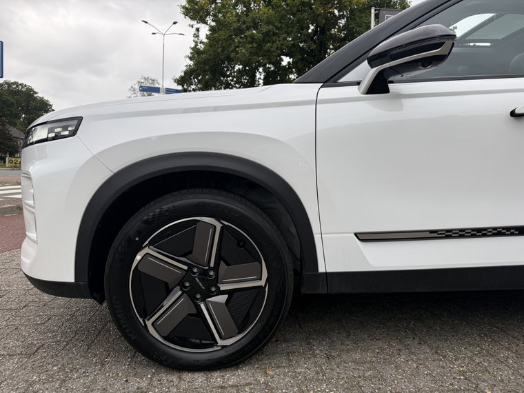 Vehicle Image 22
