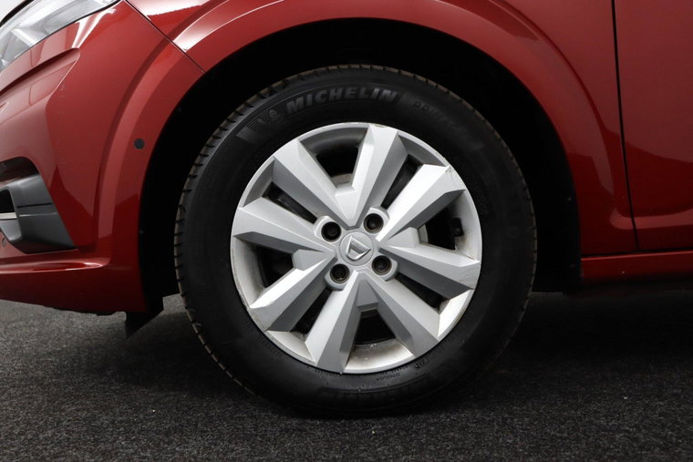 Vehicle Image 30