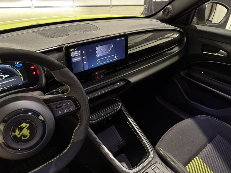 Vehicle Image 36