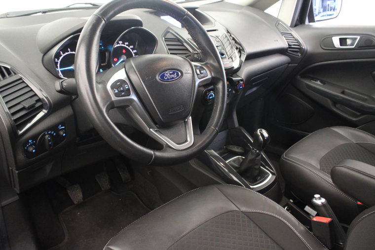 Vehicle Image 9
