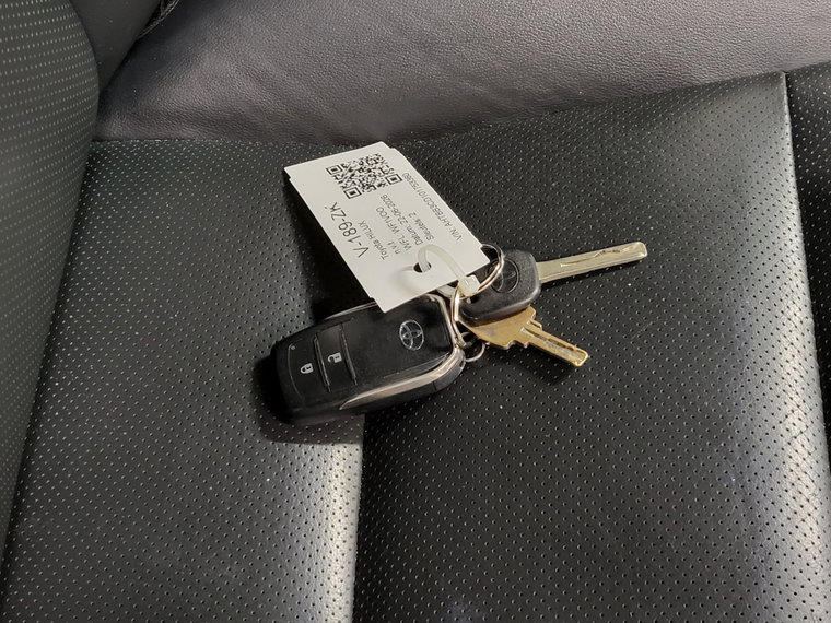 Vehicle Image 18