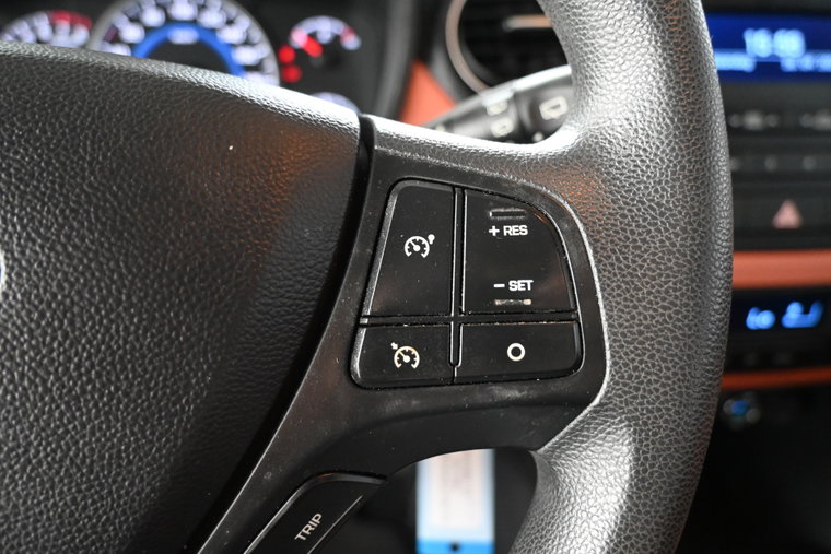 Vehicle Image 32