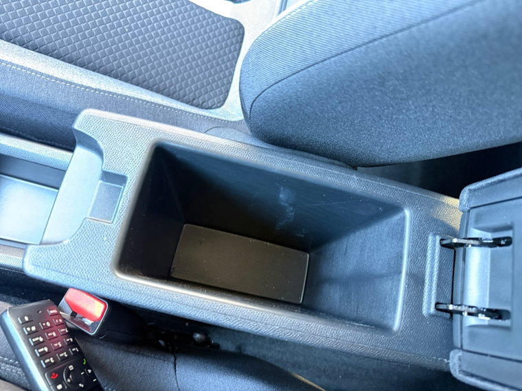 Vehicle Image 25