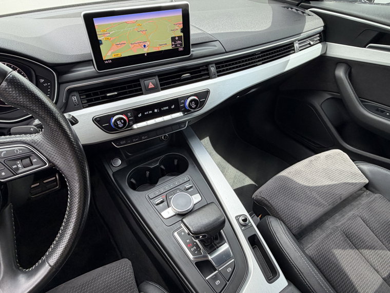 Vehicle Image 19