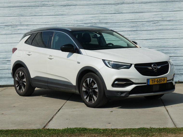 Vehicle Image 25