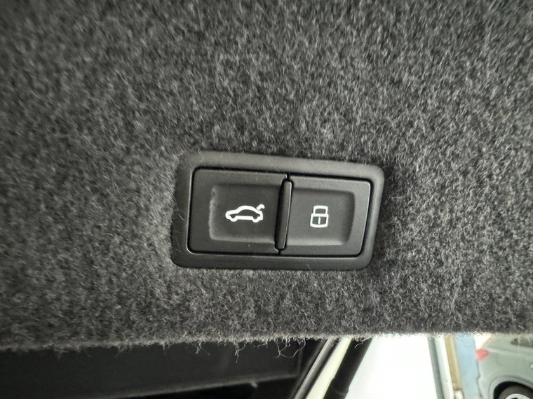 Vehicle Image 41