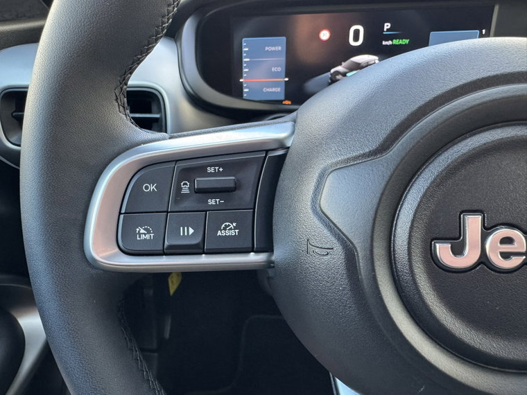 Vehicle Image 28