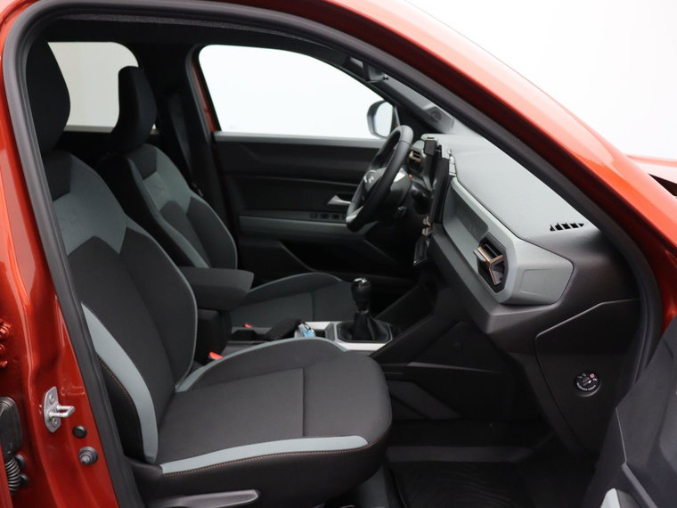 Vehicle Image 15
