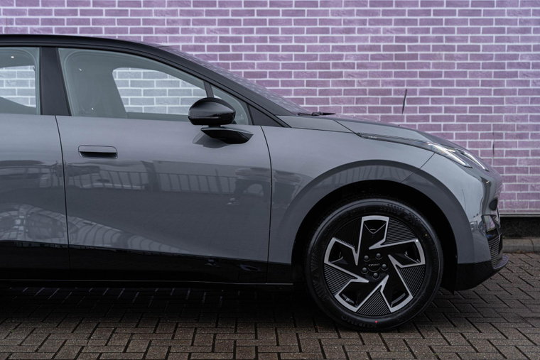 Vehicle Image 21