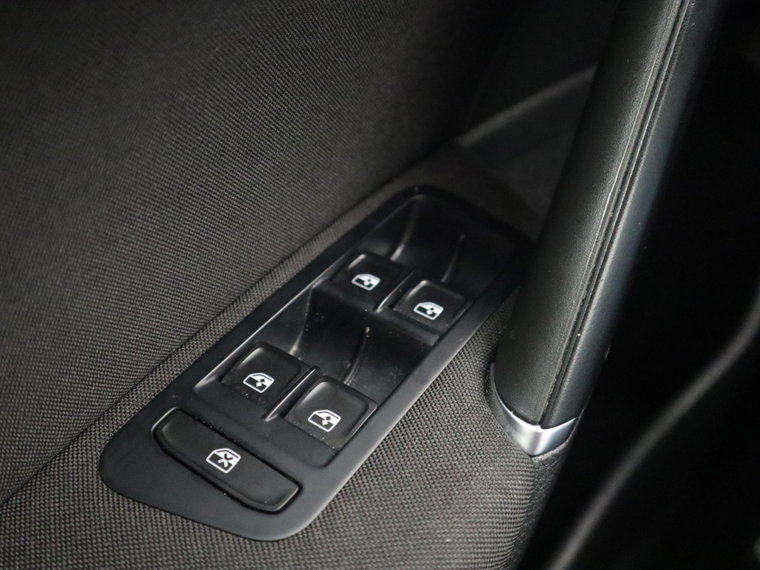 Vehicle Image 43