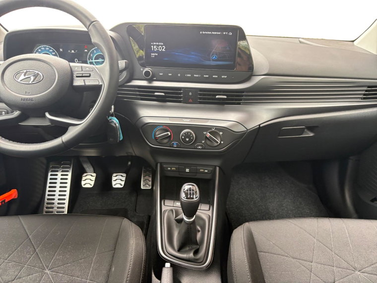 Vehicle Image 16