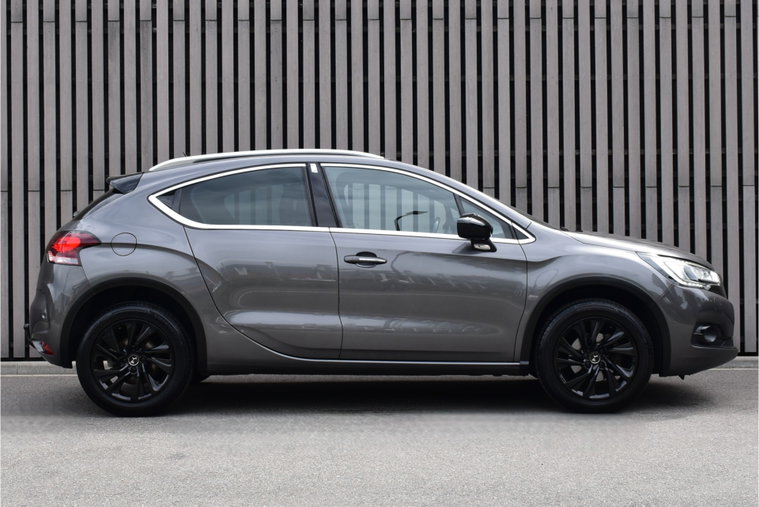 Vehicle Image 16