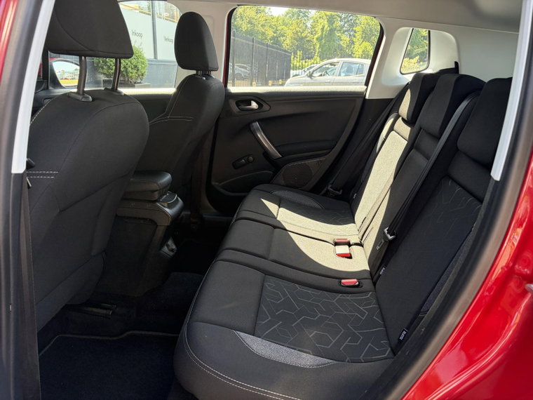 Vehicle Image 11