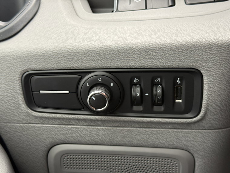Vehicle Image 27