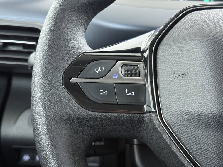 Vehicle Image 26