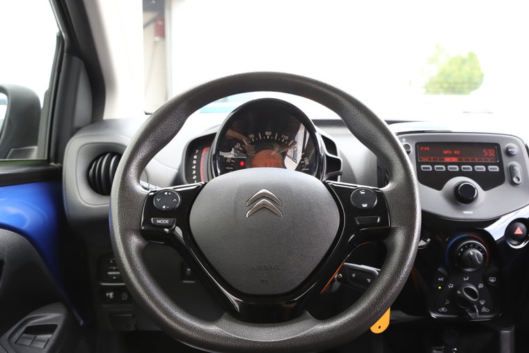 Vehicle Image 13