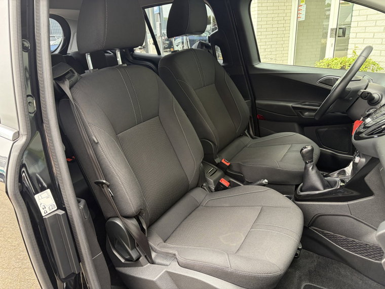 Vehicle Image 25